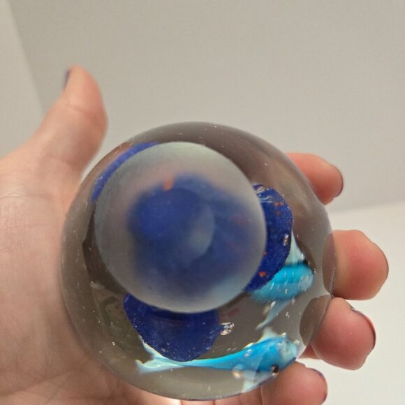 Handcrafted Glass Paperweight Set With Oceanic Scene Dolphins bubbles colorful - Picture 9 of 11